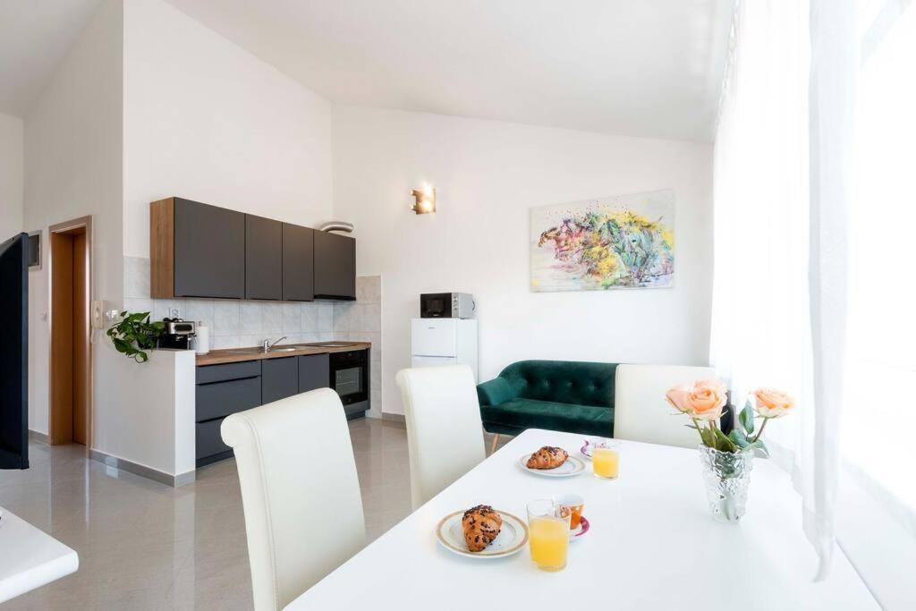Cozy Apartment With Private Parking Medulin Luaran gambar